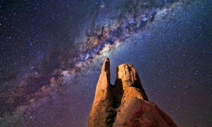 New study suggests tens of thousands of black holes exist in Milky Ways center