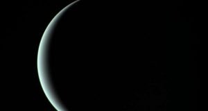 What do Uranuss cloud tops have in common with rotten eggs