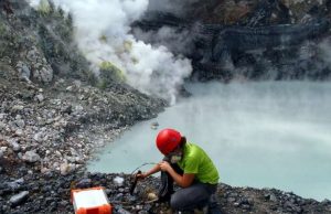 Microbes living in a toxic volcanic lake could hold clues to life on Mars Microbes living in a toxic volcanic lake could hold clues to life on Mars