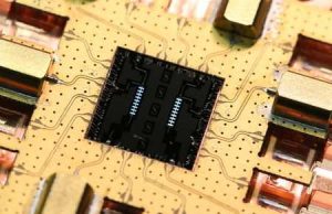 Superconducting metamaterial traps quantum light Superconducting metamaterial traps quantum light