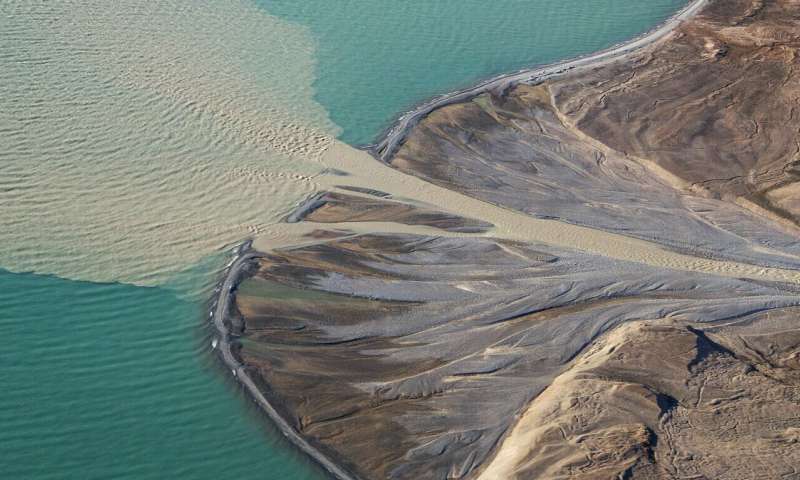 Sand from glacial melt could be Greenlands economic salvation