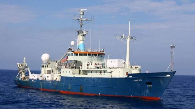 Is a great iron fertilization experiment already underway? cropped Is a great iron fertilization experiment already underway