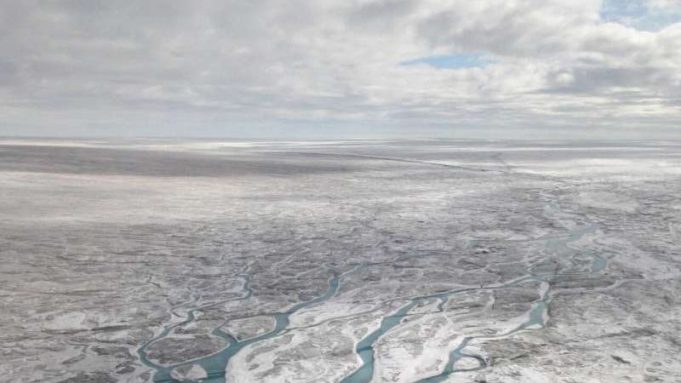 Researchers discover more than 50 lakes beneath the Greenland Ice Sheet cropped Researchers discover more than 50 lakes beneath the Greenland Ice Sheet
