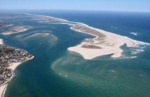 Scientists map huge undersea fresh-water aquifer off U.S. Northeast cropped Scientists map huge undersea fresh water aquifer off U.S. Northeast