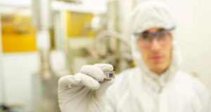 Physicists discover new quantum trick for graphene magnetism