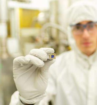 Physicists discover new quantum trick for graphene magnetism