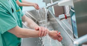 cropped Diarrhea causing bacteria adapted to spread in hospitals