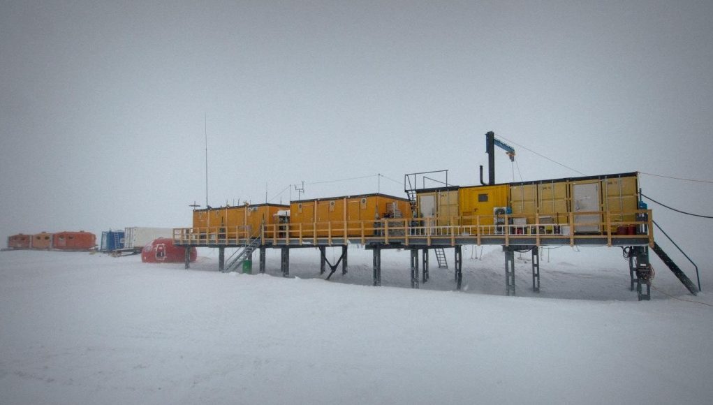 cropped Scientists discover stardust in Antarctic snow