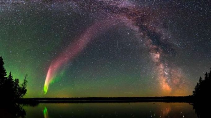 It’s not aurora, it’s STEVE cropped Its not aurora its STEVE