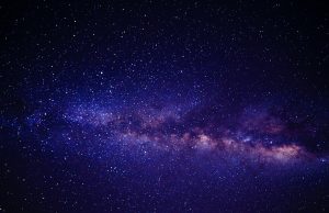 Astronomers use giant galaxy cluster as X ray magnifying lens