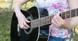 The nano guitar string that plays itself