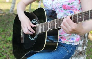 The nano guitar string that plays itself