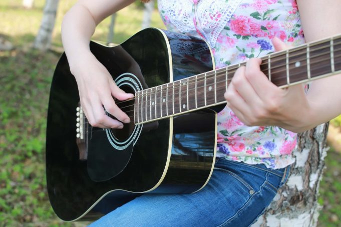 The nano-guitar string that plays itself The nano guitar string that plays itself
