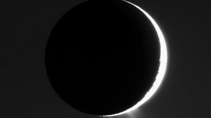 cropped New organic compounds found in Enceladus ice grains