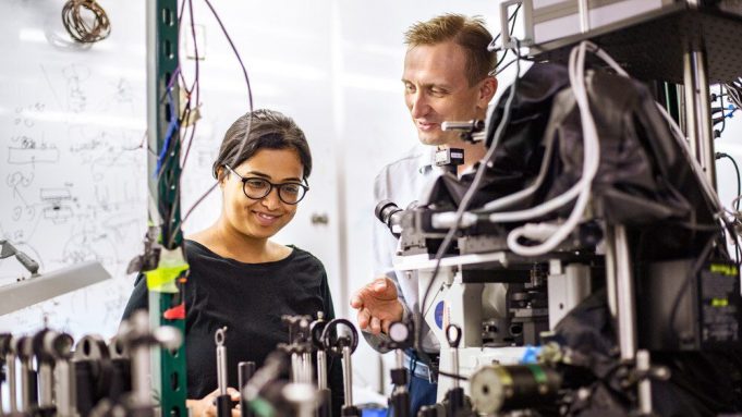 Physicists shine light on properties of potential solar cell material cropped Physicists shine light on properties of potential solar cell material