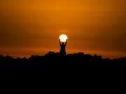 Researchers find a way to harness the entire spectrum of sunlight