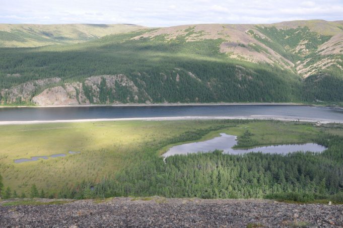 A twist in the story of volcanic eruptions and mass extinctions