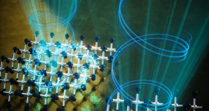 Method with polarized light can create and measure nonsymmetrical states in a layered material