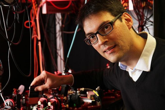 Single atom probe uses quantum information for the first time