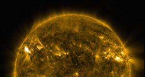 Solar wind samples suggest new physics of massive solar ejections