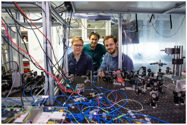 Quantum entangled light from a vibrating membrane Quantum entangled light from a vibrating membrane
