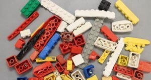 Study suggests LEGO bricks could survive in ocean for up to 1300 years scaled