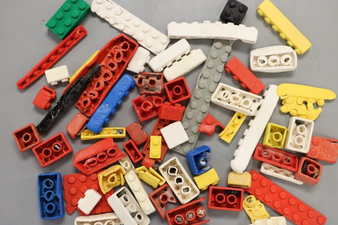 Study suggests LEGO bricks could survive in ocean for up to 1300 years scaled