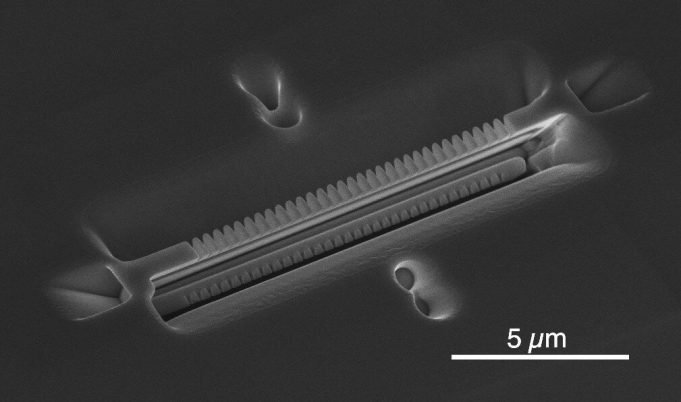 Tiny optical cavity could make quantum networks possible Tiny optical cavity could make quantum networks possible