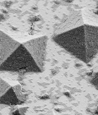 Technique reveals how crystals form on surfaces Technique reveals how crystals form on surfaces