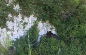 Occupation of the last Neanderthal groups in the Cantabrian region Occupation of the last Neanderthal groups in the Cantabrian region