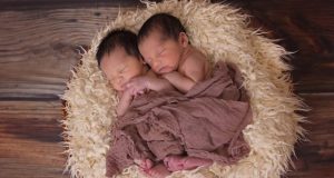 Older women more likely to conceive twins due to evolution