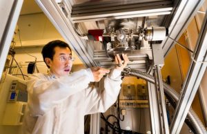 Renewable fuel from carbon dioxide with the aid of solar energy Renewable fuel from carbon dioxide with the aid of solar energy