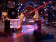 Physicists engineer an optical mirror made of only a few hundred atoms