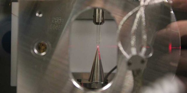 Electron movements in liquid measured in super slow motion