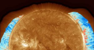 Global magnetic field of the solar corona measured for the first time