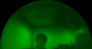 Researchers develop flat lens a thousand times thinner than a human hair