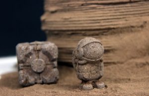 Using chitin a bioinspired material to manufacture tools and shelters on Mars