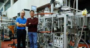 Quantum wave in helium dimer filmed for the first time