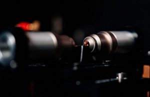 Breaking through the resolution barrier with quantum limited precision