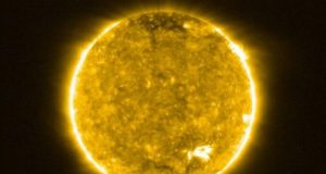 Magnetic waves explain mystery of Suns outer layer