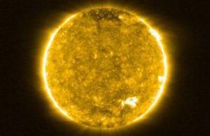 Magnetic waves explain mystery of Suns outer layer