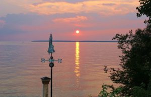 Release of nutrients from lake bottom sediments worsens Lake Eries annual dead zone