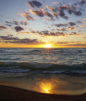 Study shows water hundreds of feet below the surface of Lake Michigan is warming