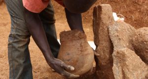 3500 year old honeypot is the oldest direct evidence for honey collecting in Africa