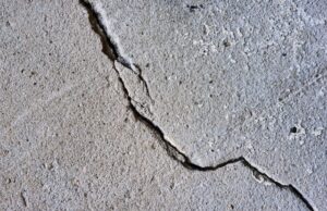 Geoscientists find that shallow wastewater injection drives deep earthquakes in Texas