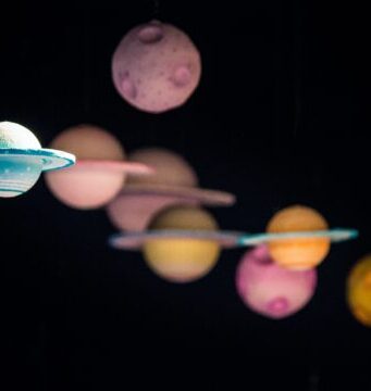 Why does Mercury have such a big iron core